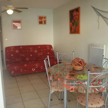 Appartement Appt 2 Pieces 25m2 + Terrasse 7m2 Ref 4025 Le Castellas